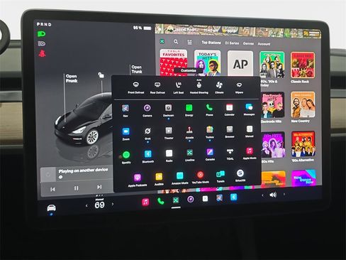 Used 2023 Tesla Model 3 Standard Range image 21