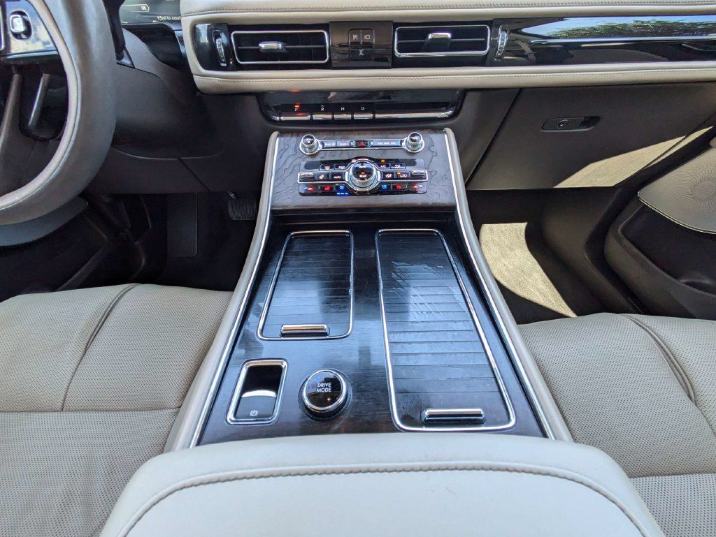 Used 2021 Lincoln Aviator Reserve w/ Equipment Group 201A AWD/4WD image 24