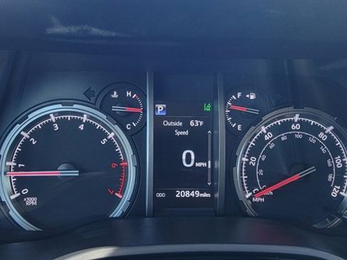 Used 2024 Toyota 4Runner TRD Off-Road image 17