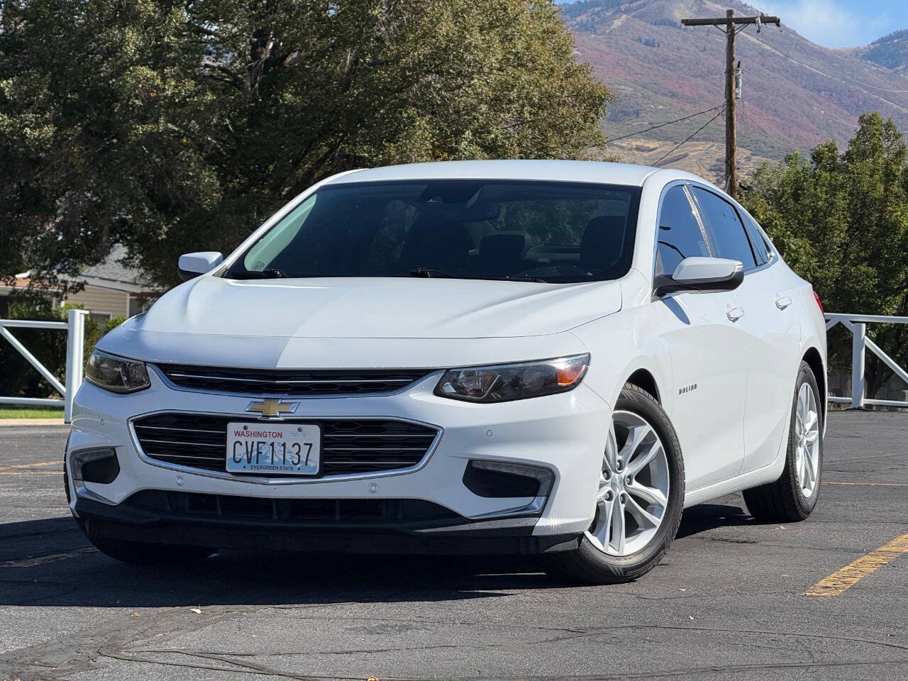Used 2017 Chevrolet Malibu Hybrid w/ Driver Confidence Package FWD image 1
