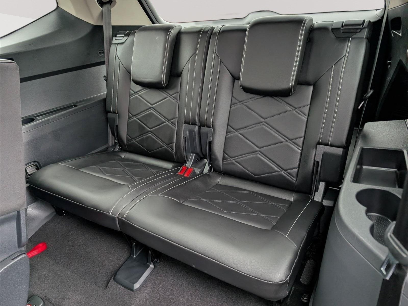 Used 2024 Volkswagen Atlas SE AWD/4WD image 16