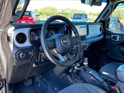 Used 2024 Jeep Gladiator Sport image 34