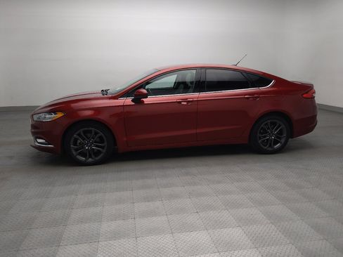 Used 2018 Ford Fusion SE w/ Equipment Group 201A FWD image 2