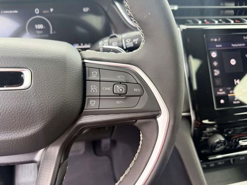 New 2026 Jeep Grand Cherokee L Laredo image 17