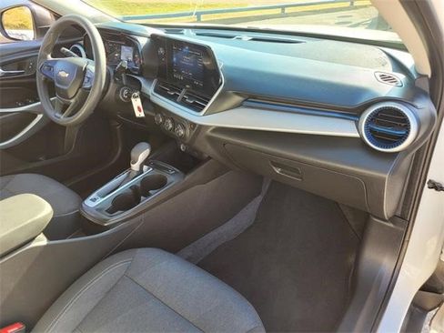 Certified 2025 Chevrolet Trax LS image 7