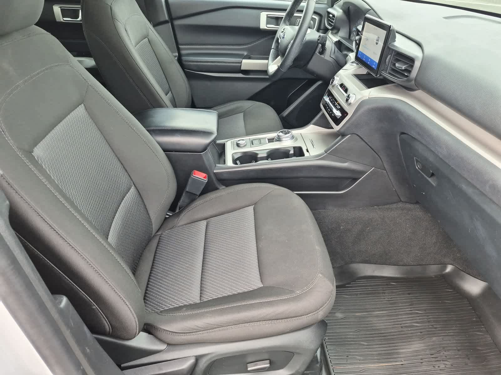 Used 2023 Ford Explorer XLT AWD/4WD image 21
