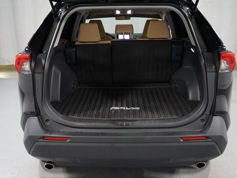 Certified 2025 Toyota RAV4 LE image 32