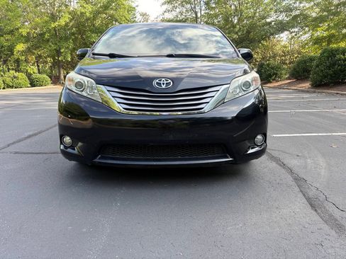 Used 2016 Toyota Sienna XLE FWD image 9