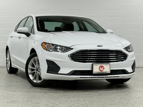 Used 2020 Ford Fusion SE FWD image 4