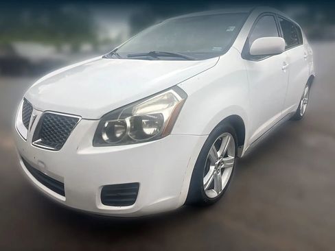 Used 2009 Pontiac Vibe w/ Preferred Package FWD image 1