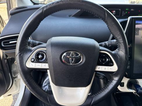 Used 2017 Toyota Prius Prime Advanced image 44