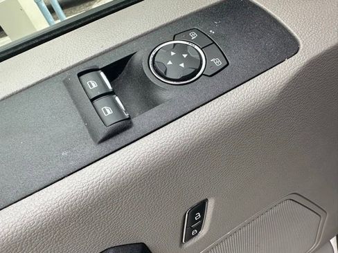 Used 2022 Ford F250 XL w/ Power Equipment Group image 18