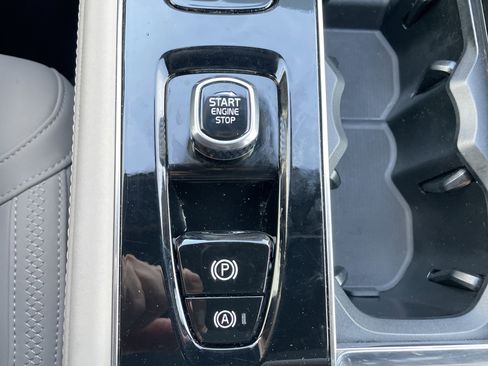 Used 2025 Volvo XC90 B6 Plus image 48