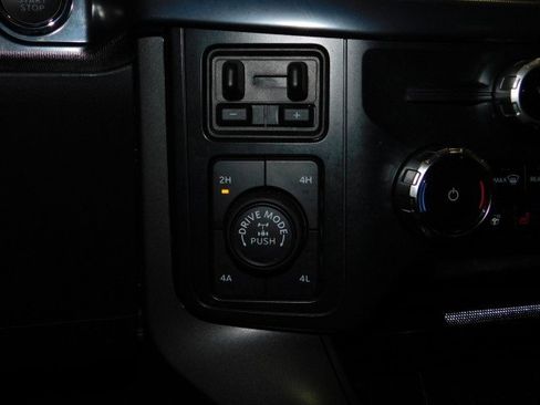 Used 2025 Ford F150 Lariat w/ Equipment Group 502A High image 22