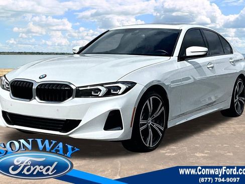 Used 2023 BMW 330i Sedan w/ Driving Assistance Package image 4