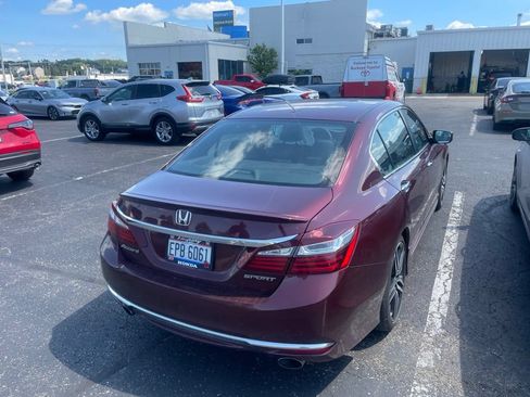Used 2016 Honda Accord Sport image 9