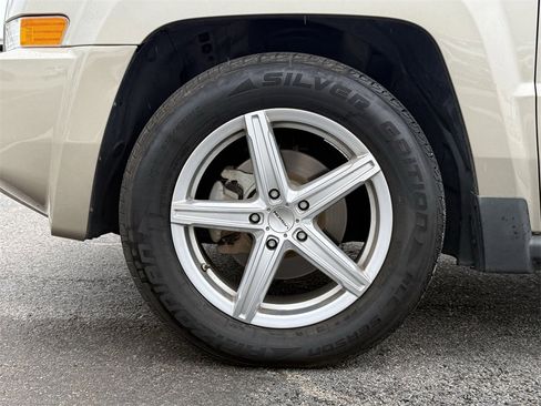 Used 2010 Jeep Patriot Sport image 9