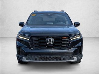 Used 2025 Honda Pilot TrailSport video 3