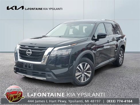 Used 2023 Nissan Pathfinder SL image 1