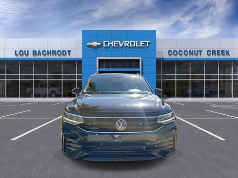 Used 2022 Volkswagen Tiguan SE R-Line FWD image 3