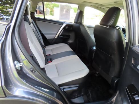 Used 2018 Toyota RAV4 Limited w/ Advanced Technology Package image 20