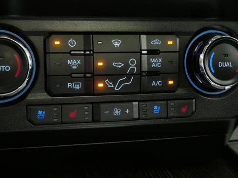 Used 2021 Ford F350 Lariat w/ Lariat Ultimate Package AWD/4WD image 25