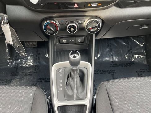 New 2026 Hyundai Venue SE image 22