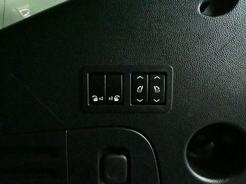 Used 2017 GMC Yukon Denali image 50