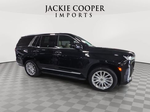 Used 2024 Cadillac Escalade Premium Luxury RWD image 4