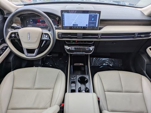 Used 2025 Lincoln Corsair Reserve FWD image 14