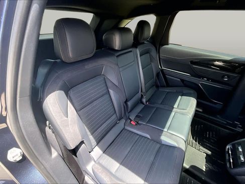 Used 2024 Lincoln Nautilus Reserve w/ Equipment Group 202A AWD/4WD image 19