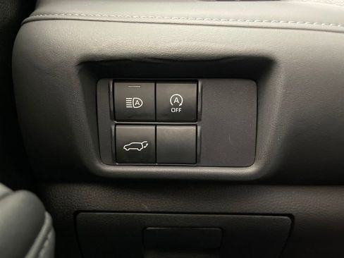 Certified 2025 Toyota Highlander XSE image 28