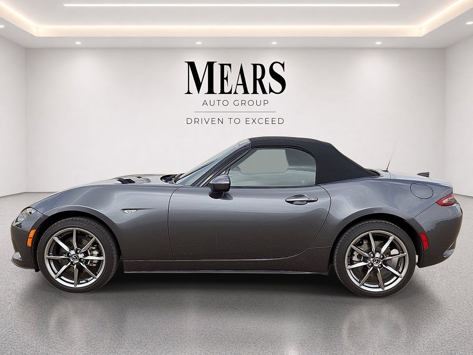 Used 2023 MAZDA MX-5 Miata Grand Touring RWD image 3