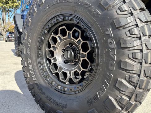 Used 2024 Jeep Wrangler Unlimited Rubicon image 8