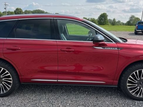 Used 2021 Lincoln Corsair AWD w/ Sport Package image 11
