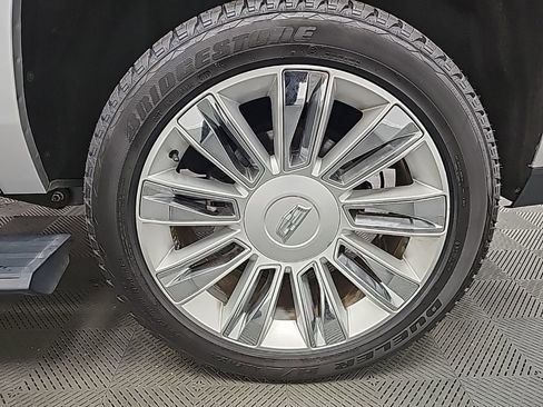 Used 2019 Cadillac Escalade ESV Platinum image 47