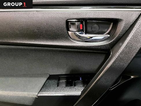 Certified 2019 Toyota Corolla LE FWD image 34