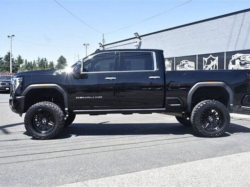 Used 2024 GMC Sierra 3500 Denali w/ Denali Reserve Package AWD/4WD image 2