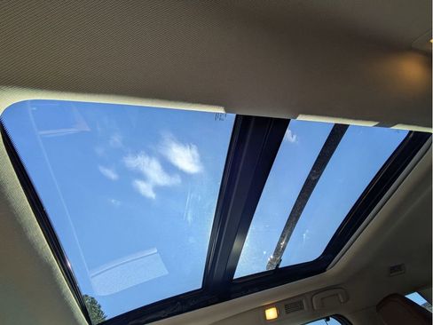 Used 2023 Nissan Pathfinder Platinum image 21