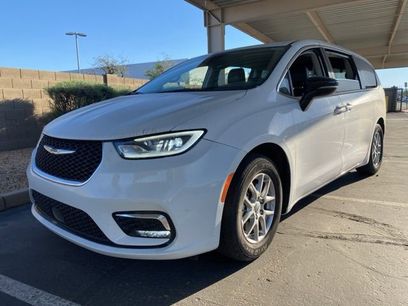 Used 2024 Chrysler Pacifica Touring-L