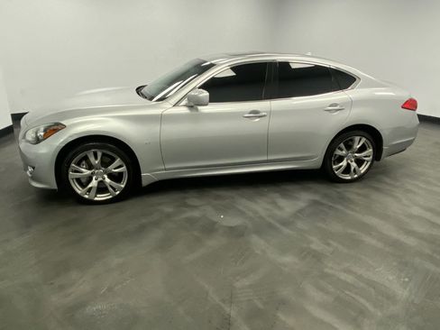 Used 2014 INFINITI Q70 3.7 w/ Premium Package image 3