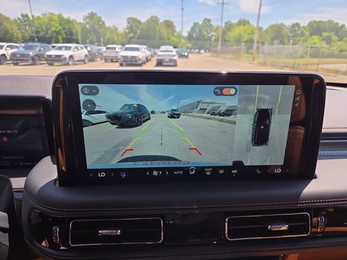 Used 2025 Lincoln Aviator Black Label AWD/4WD image 15