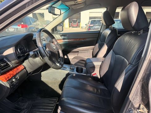 Used 2012 Subaru Outback 2.5i Limited AWD/4WD image 2