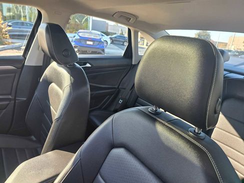 Used 2024 Volkswagen Jetta SE image 24