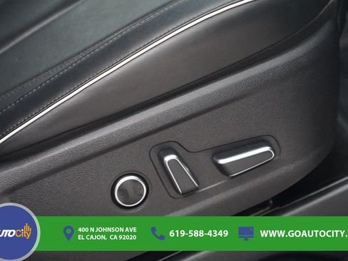 Used 2023 Hyundai Palisade SEL FWD image 17