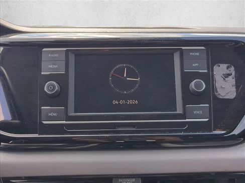 Used 2022 Volkswagen Taos S image 17