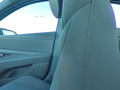 Used 2023 Hyundai Elantra SE FWD image 16