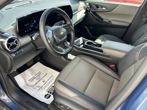 Used 2025 Chevrolet Equinox LT w/ Convenience Package II AWD/4WD image 13