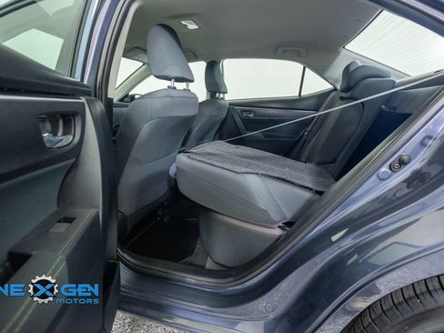 Used 2018 Toyota Corolla LE FWD image 28