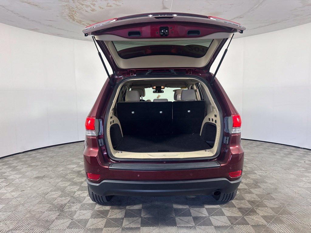 Used 2018 Jeep Grand Cherokee Laredo AWD/4WD image 15